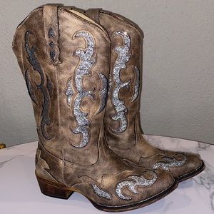 PIERRE DUMAS WOMEN’S KAYLEE. WESTERN COWGIRL BOOTS